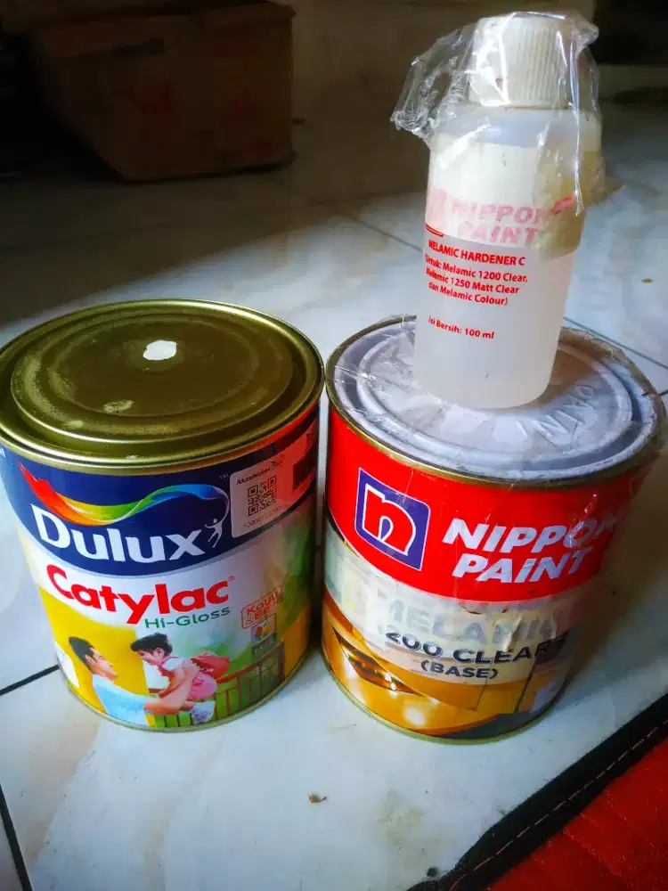 Cat Dulux Catylac dan Nippon Paint Melamic Clear
