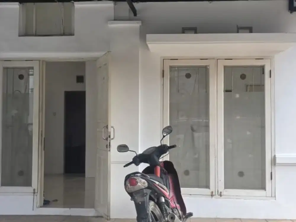 Rumah hook di Cluster Taman Sari, Kota Harapan Indah Bekasi