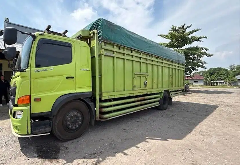 Hino FG 260 JP 2022
