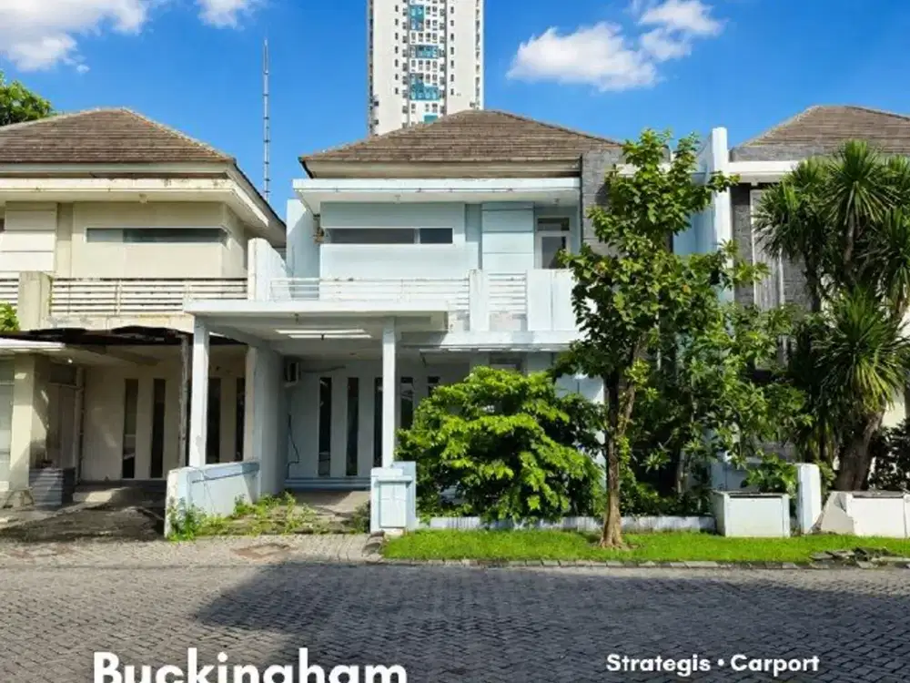 Rumah Buckingham, Royal Residence Strategis • Carport