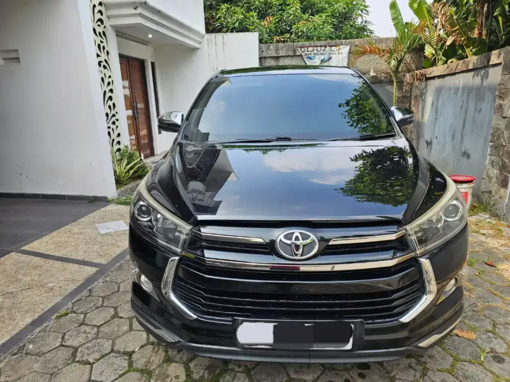 Toyota Innova Venturer 2.0 AT 2017 Hitam
