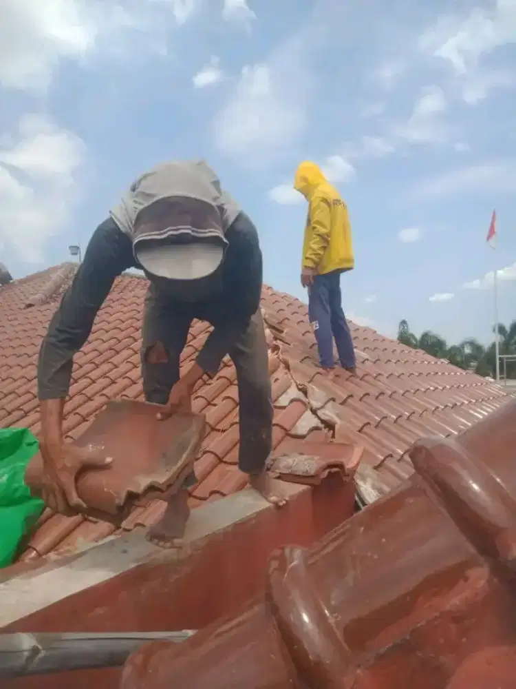 TukanG Atap Bocor..plafon