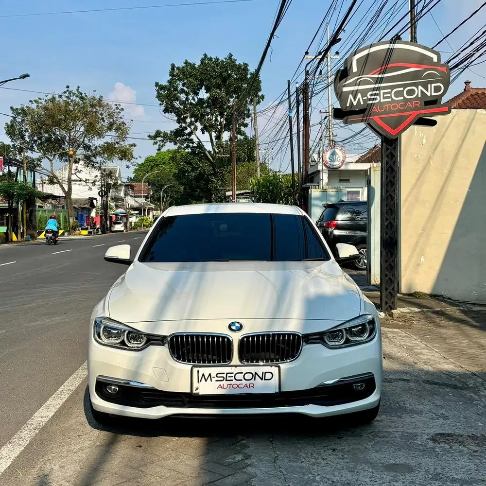 BMW 320i F30 Luxury 2018