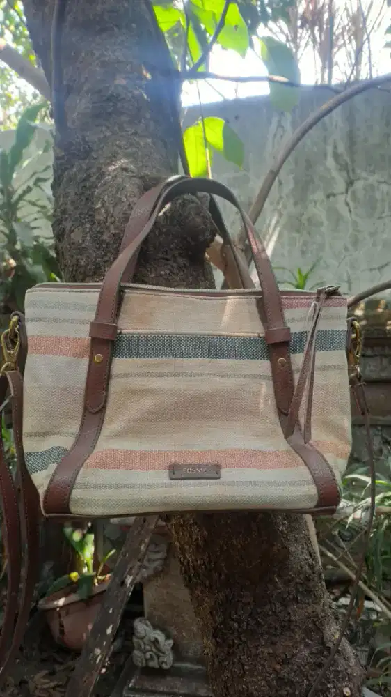 Tas Fossil Sling Bag Cemplang- Cemplung