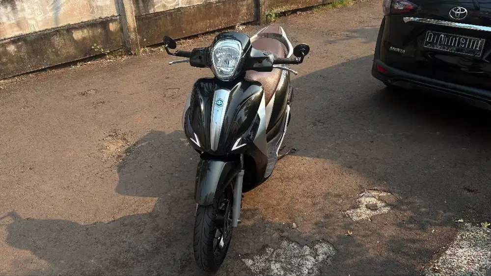 Jual Sepeda Motor Piaggio Medley ABS 2016