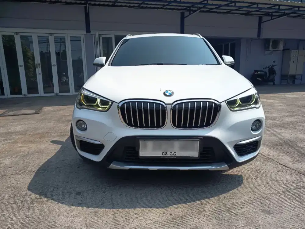 BMW X1 sDrive18i 2019 White - Istimewa ready pakai