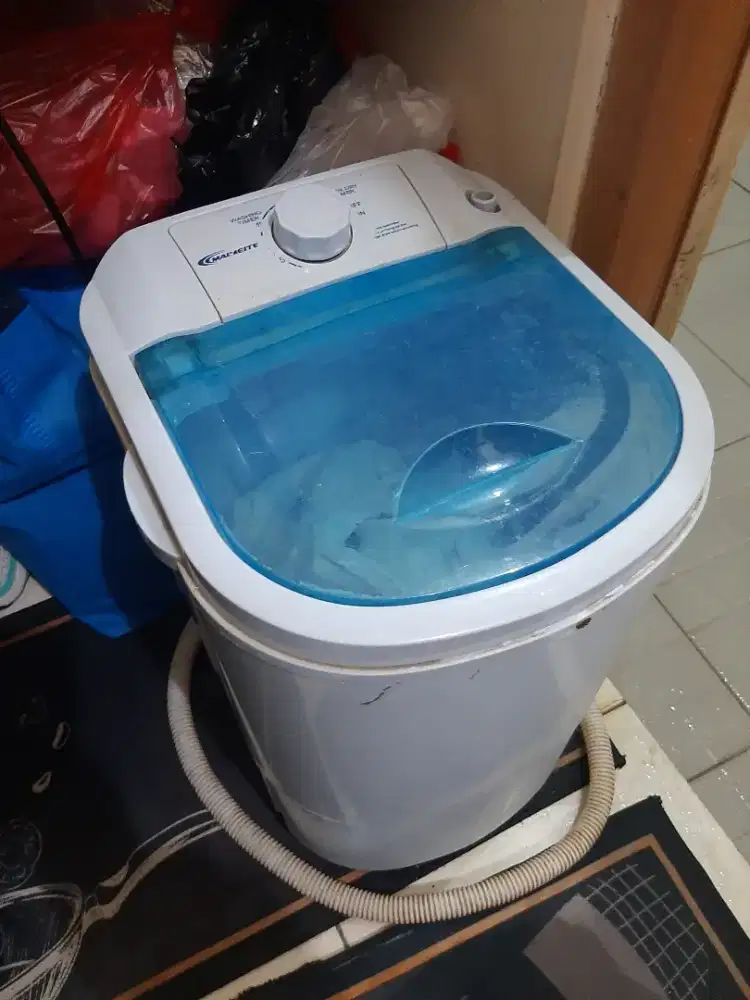Mesin cuci mini untuk anak kos