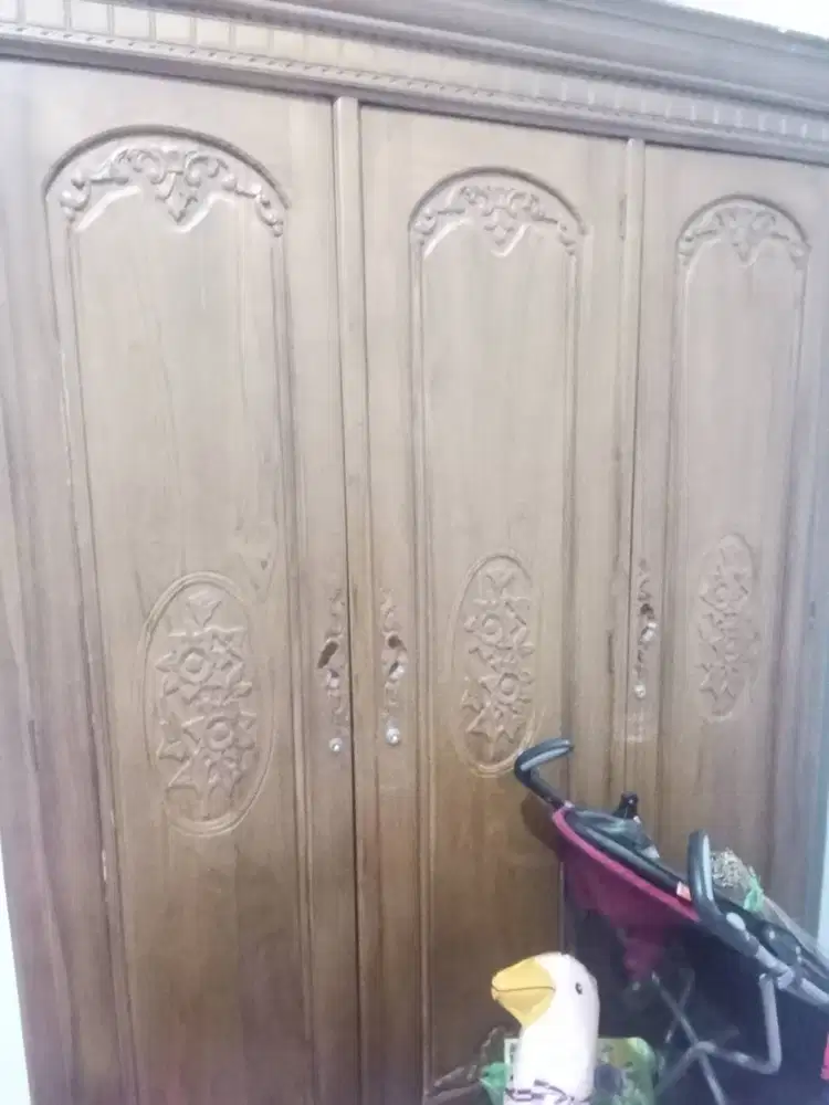 Almari / lemari pakaian kayu jati 3 pintu