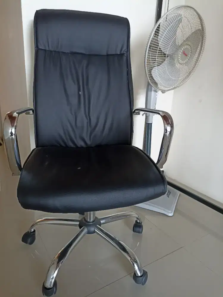 Kursi Kerja Direktur
