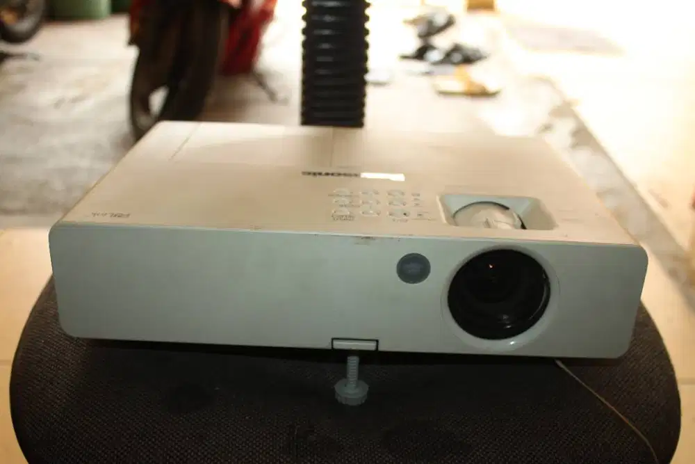 Proyektor | PANASONIC PT-LB1VEA