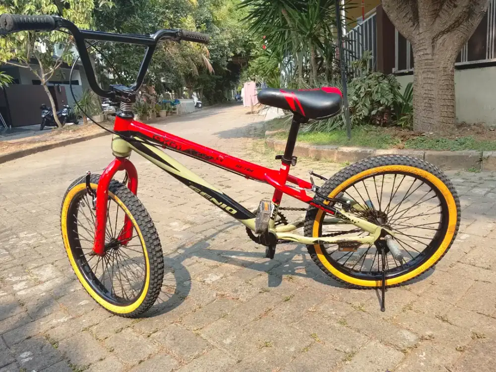Sepeda BMX dewasa UK 20