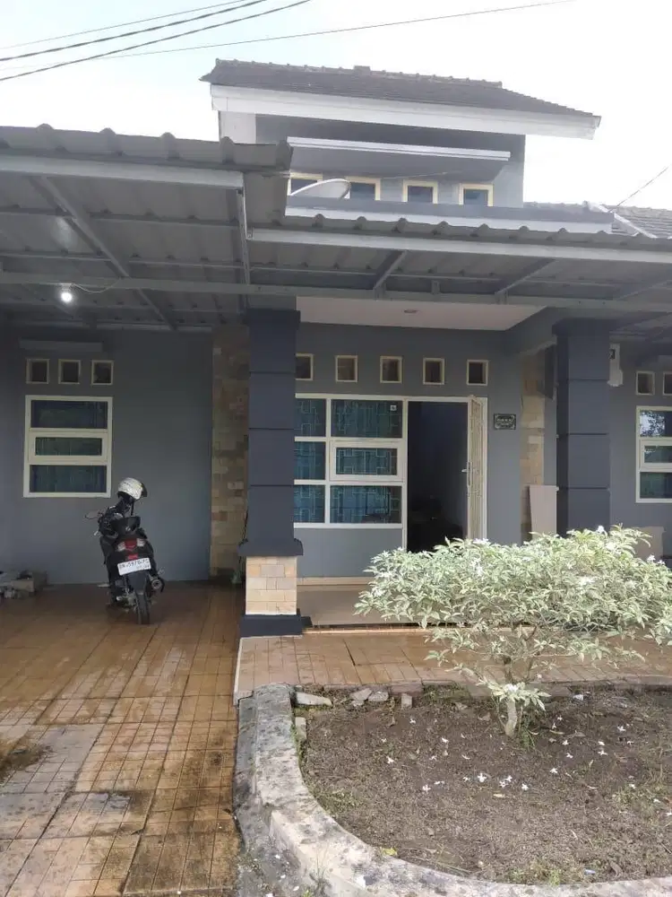 Di sewakan Rumah semi furnish