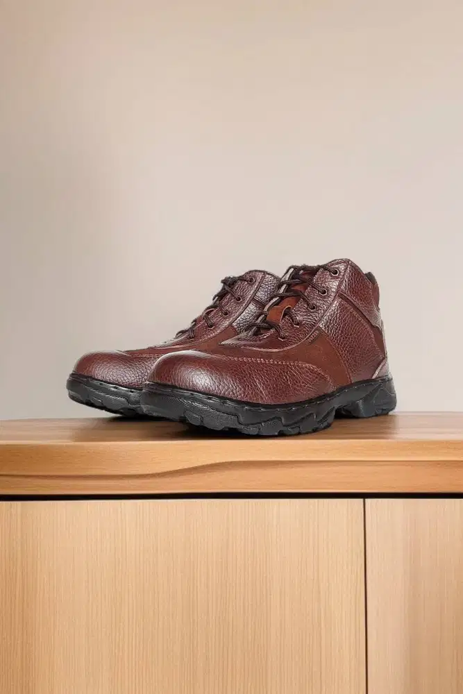 Praktis Sepatu safety standar Batam