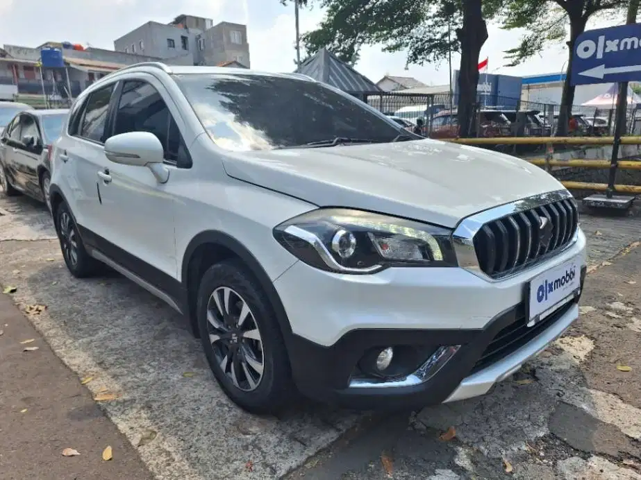 DP MURAH Suzuki SX4 1.5 S-Cross Bensin-AT 2019 Putih CBRKB