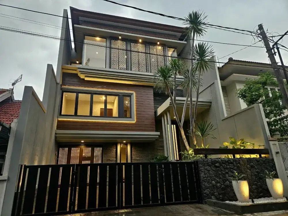 RUMAH BARU ARAYA 3 LANTAI  MINIMALIS MODERN - Row jalan 3 Mobil