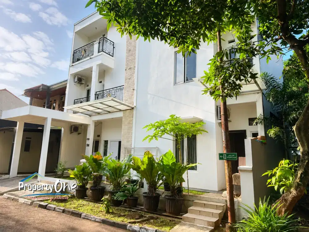 Jual Rumah Mewah 3 Lantai Siap Huni di Carissa Graha Raya, Dekat Tol JORR, Mall Living World Alam Sutera, RS Hermina, Bintaro Jaya & Sekolah Favorit
