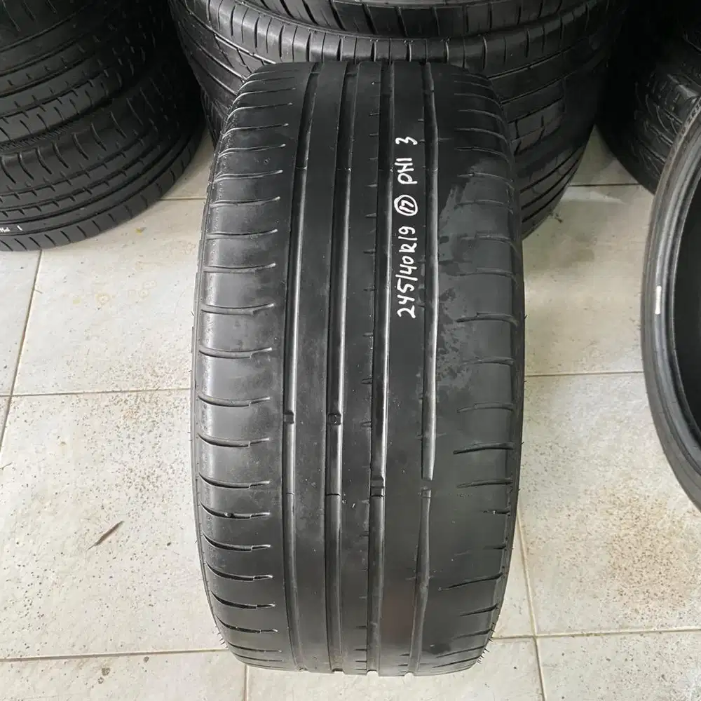 Accelera Phi Ring 19 245 40 Ban Acelera Aselera Falken Toyo R19