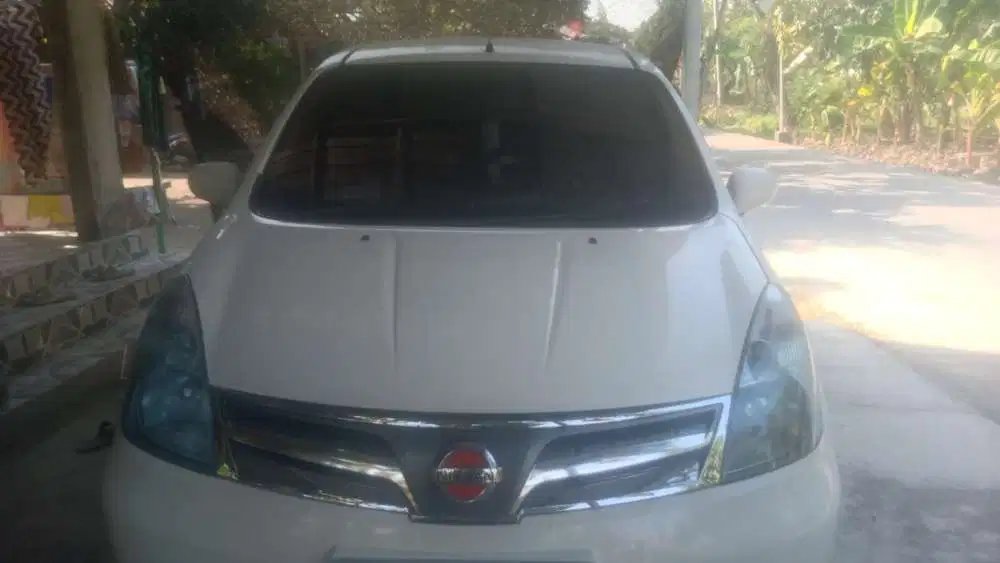 Nissan Grand livina 2012 Bensin