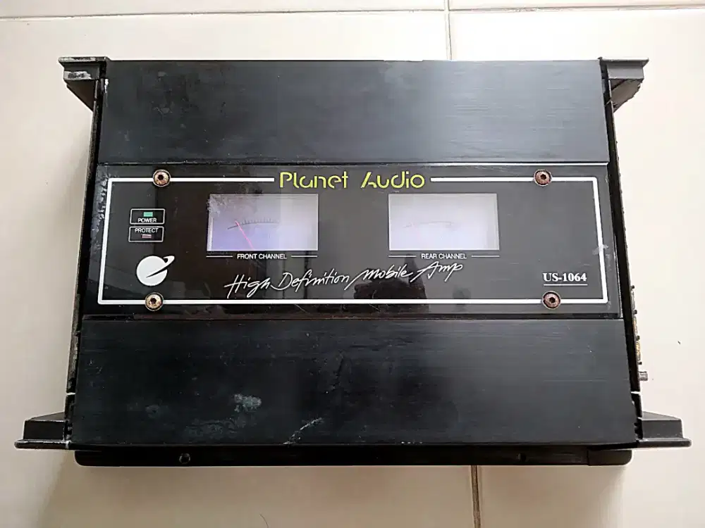 Amplifier / power mobil Planet Audio