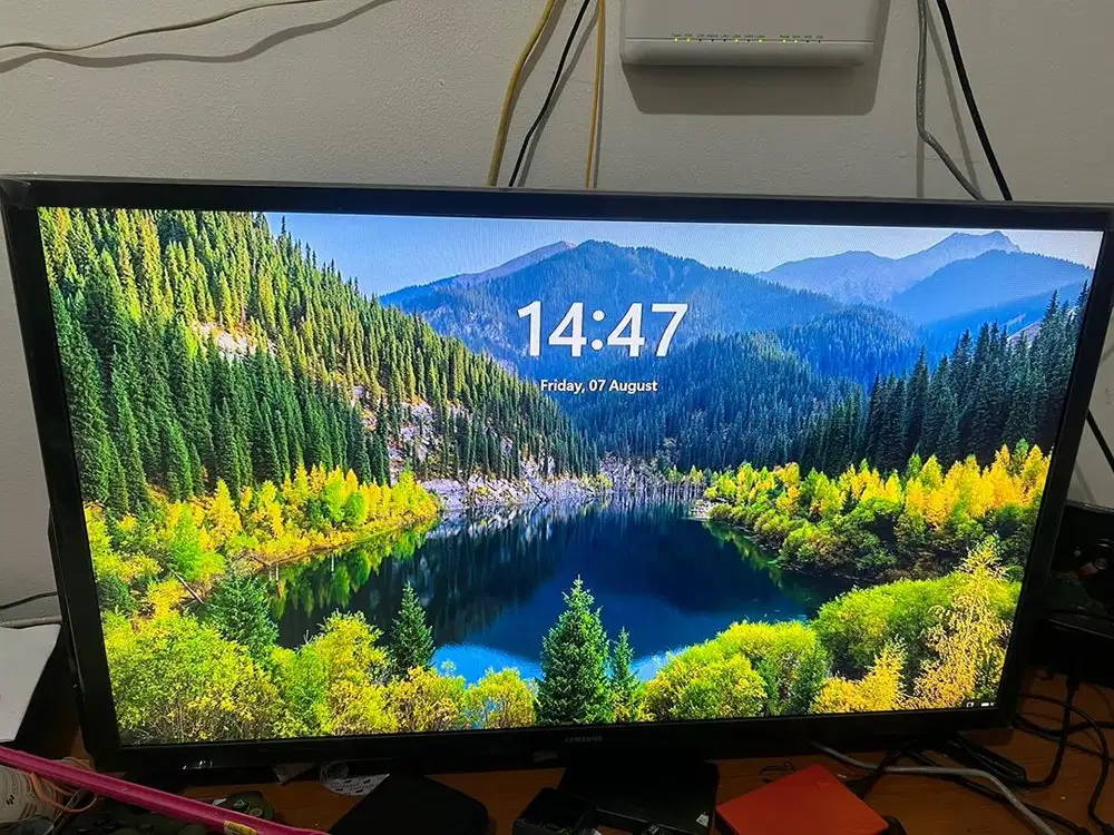 Dijual Samsung LED TV 32 model UA32J4005DK