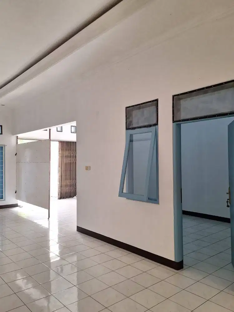 Disewakan Rumah Terawat Siap Huni di Taman Kopo Indah 2