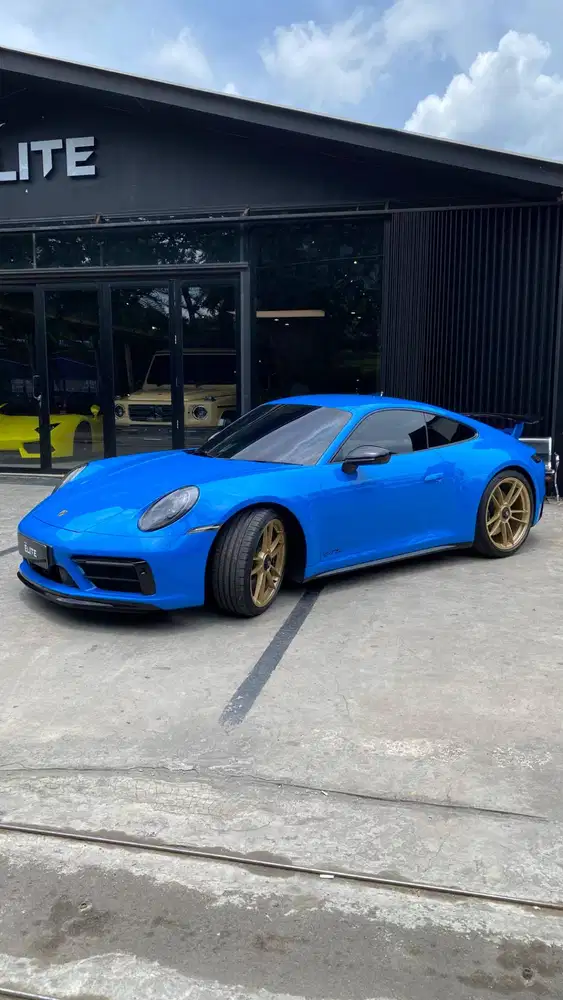 NIK 2024 Porsche 911 Carrera 4 GTS (992.1) Shark Blue