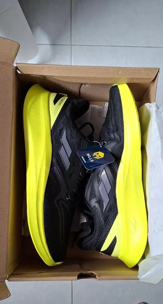 Sepatu Mills Omega M2 - Baru