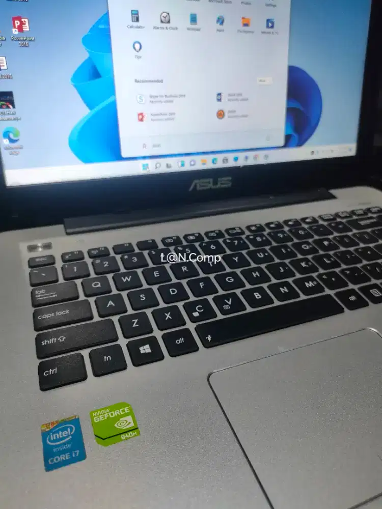Asus Core i7 ram 8gb SSD + 2vga