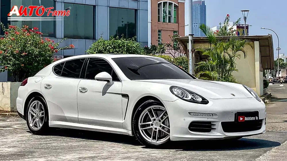 KM21RB Porsche Panamera 3.0 S PDK FullSpec Sport Chrono Sport Plus Whi