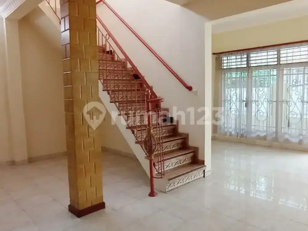 Disewakan Rumah 2 Lantai di Pulo Asem Jakarta Timur