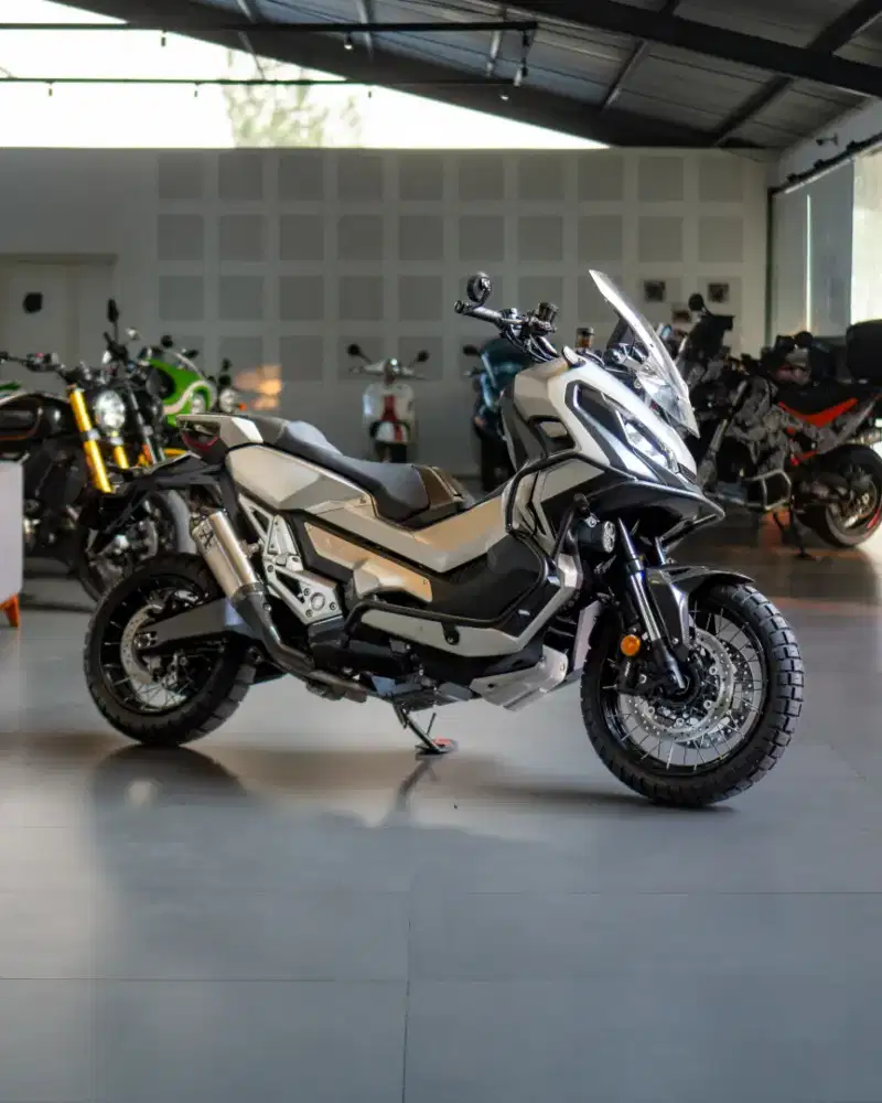 Honda X-ADV 750 Matte Bullet Silver 2019
