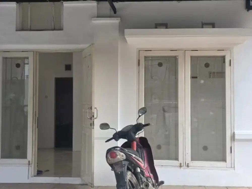 DIJUAL CEPAT! Rumah Hook dengan SHM di Cluster Taman Sari Kota Harapan Indah Bekasi