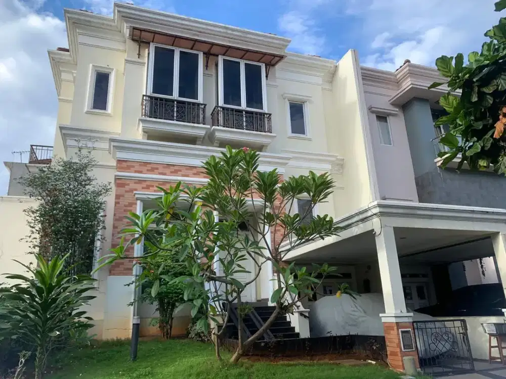 Dijual rumah hoek 3 lantai Royal Gading Mansion, Jakarta Utara