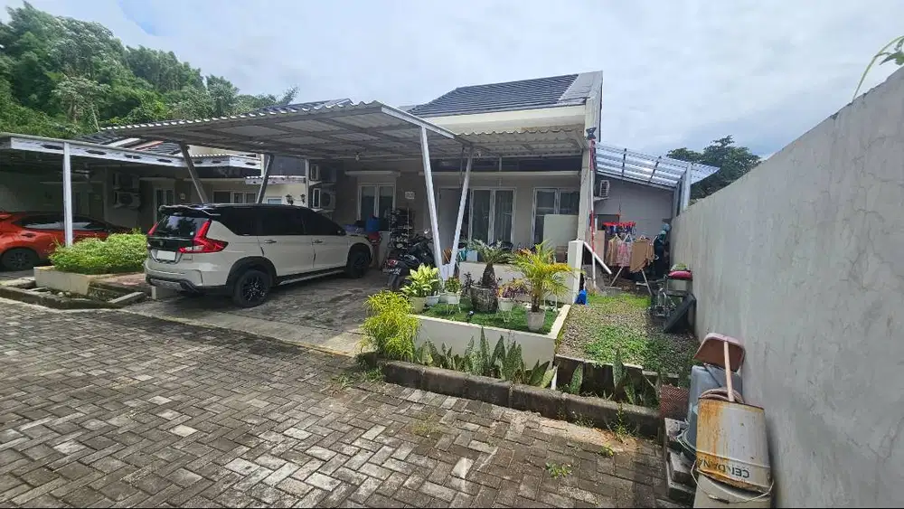 Rumah SHM Tanah Luas 108 m² Dalam Cluster — Depan Taman, Asri