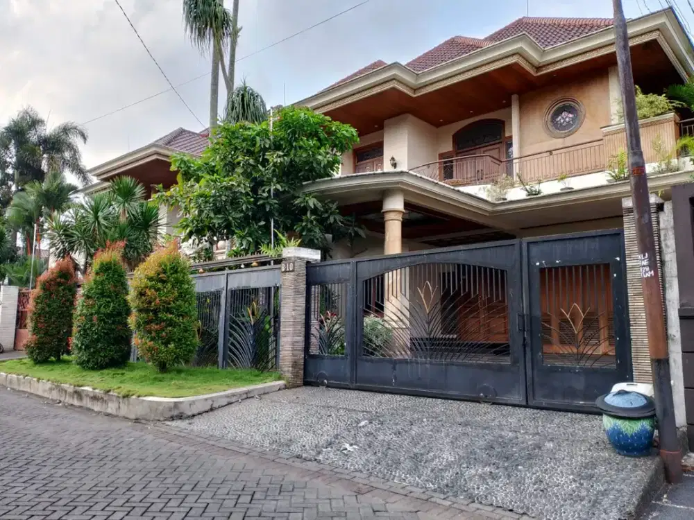 Rumah Mewah 2 Lantai di Jl. Pahlawan Trip Malang. Dekat Ijen Boulevard, Cyber Mall Malang, Universitas Brawijaya, pusat kuliner.MLG00146