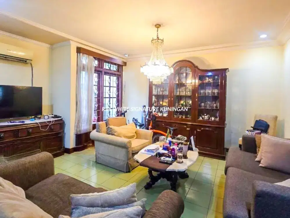 Dijual Rumah di Pejompongan, Jakarta Pusat, Dekat BNI Pejompongan dan Gerbang Tol Pejompongan