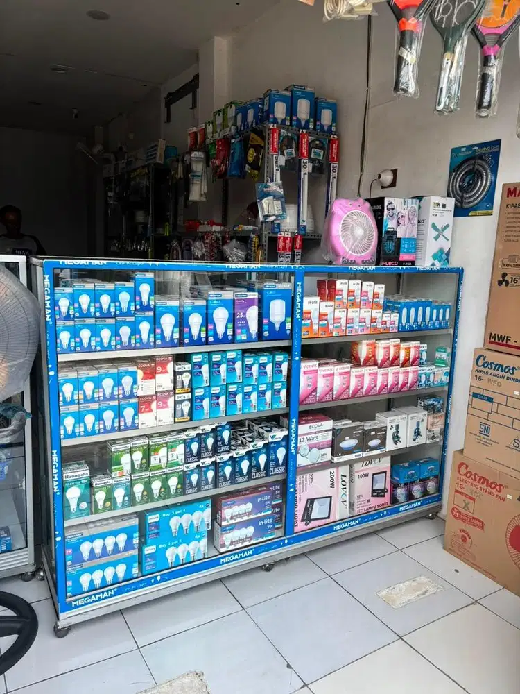 DIJUAL ETALASE KACA
