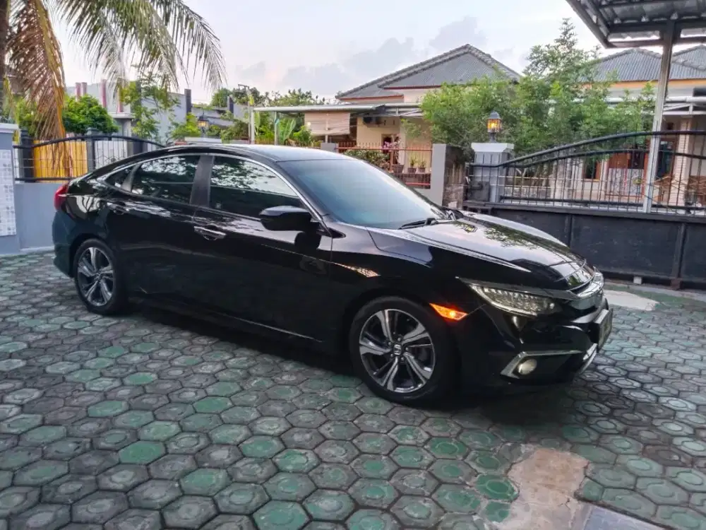 Civic turbo 1.5L cvt ES automatic tahun 2020