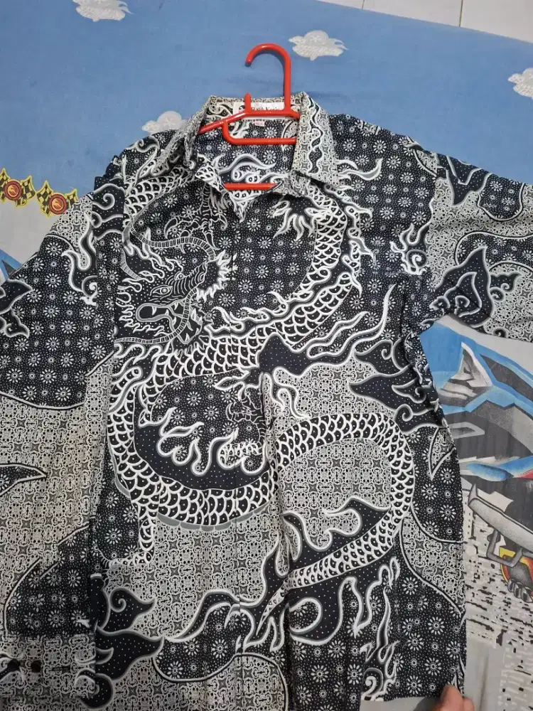 Batik keris warna hitam