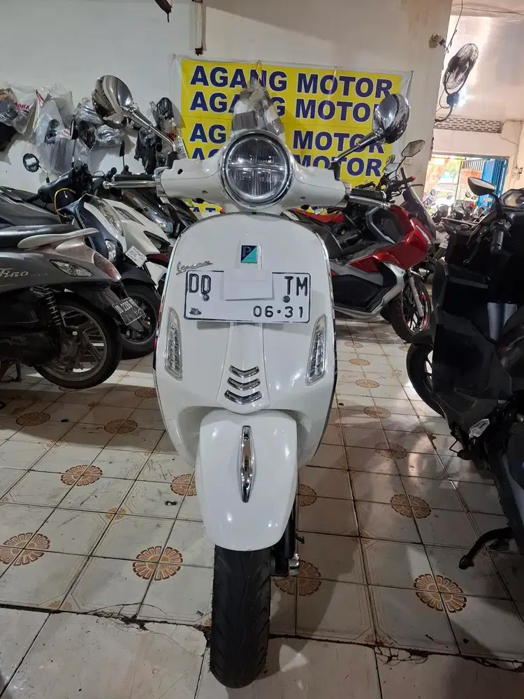 Vespa Primavera 180cc 2026 Putih
