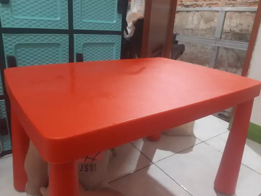 Jual meja ikea buat anak2