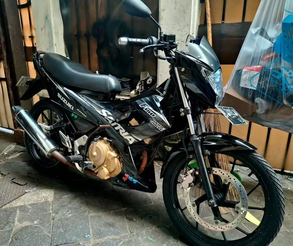 Satria fu150 scd2 tahun 2014FL hitam