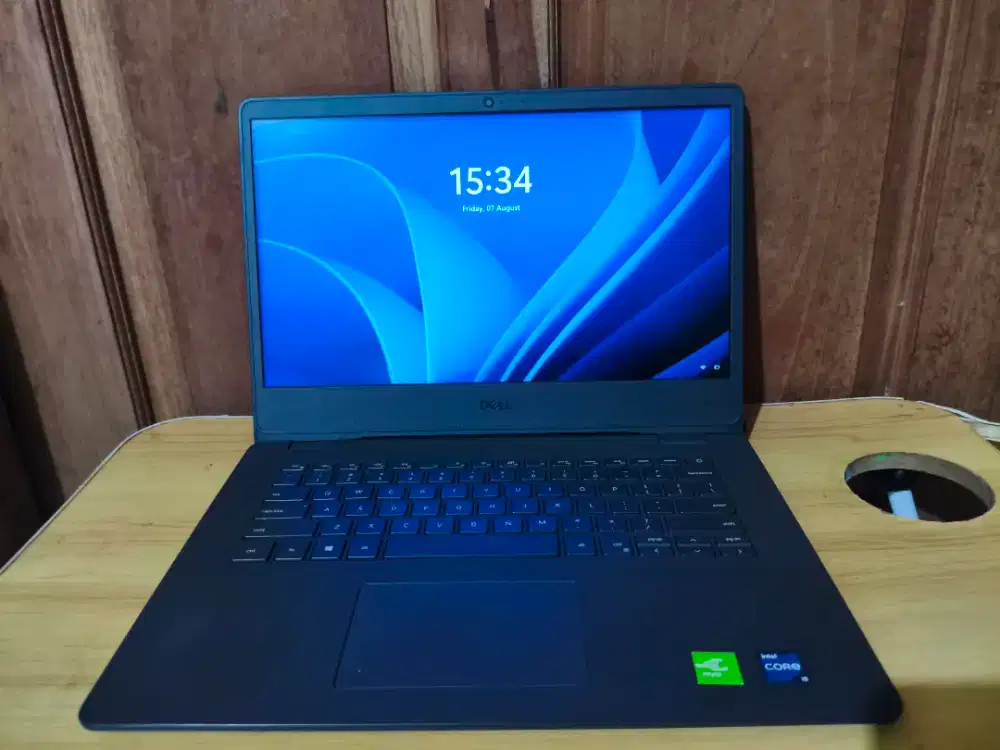 Dell Vostro 3400 i5 Gen 11 Dual GPU Intel Iris 8/256