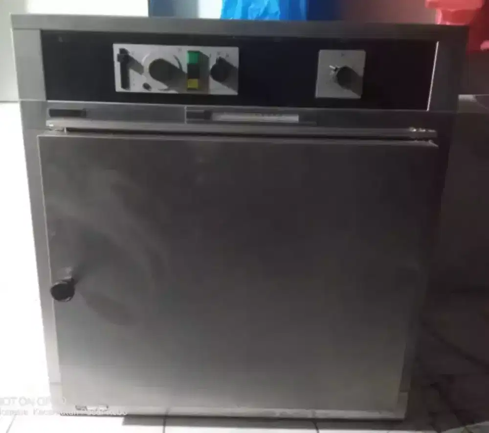 Oven Pengering Laboratorium 
Memmert U40