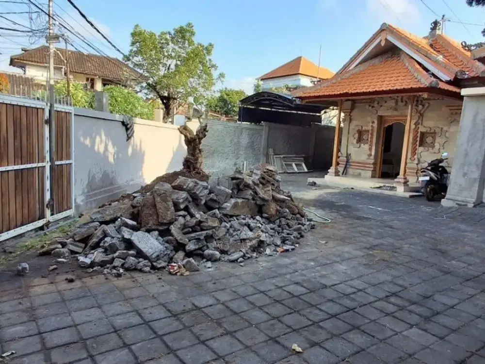 Rumah Kantor dengan 5 Kamar Disewakan di Panjer, Denpasar Selatan