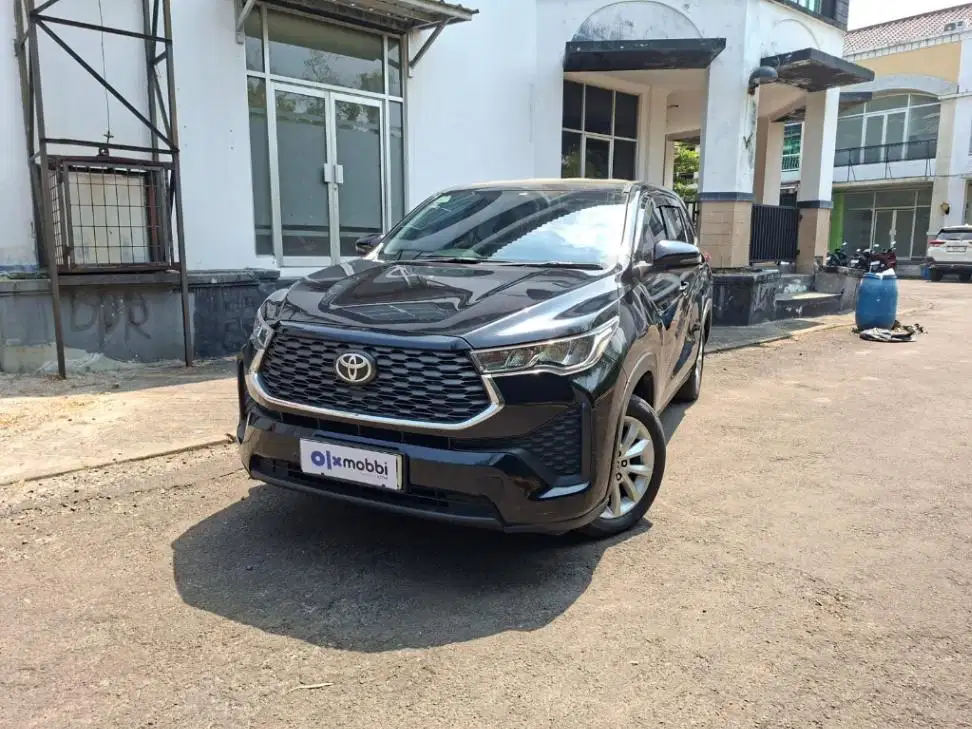 Like New - Toyota Kijang Innova 2.0 Zenix V CVT Bensin-AT 2023 Hitam