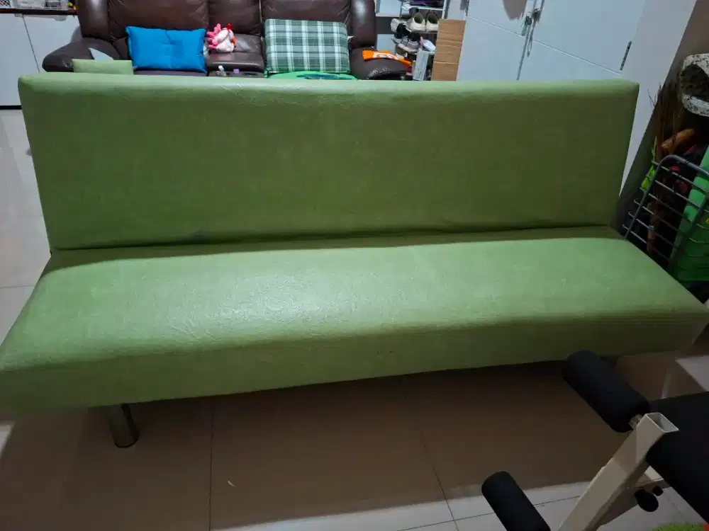 Sofa bed hijau minimalis
