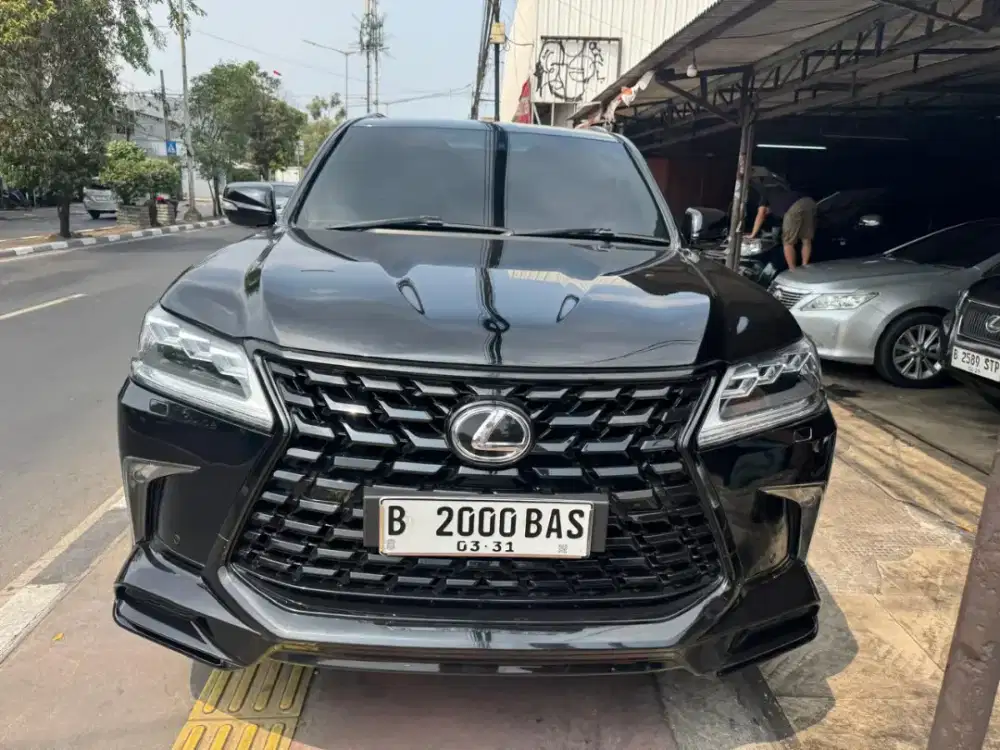 Lexus LX570 th 2008 AT Facelif 2020