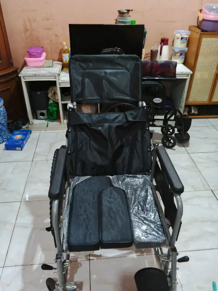 kursi roda yang bisa buat tiduran