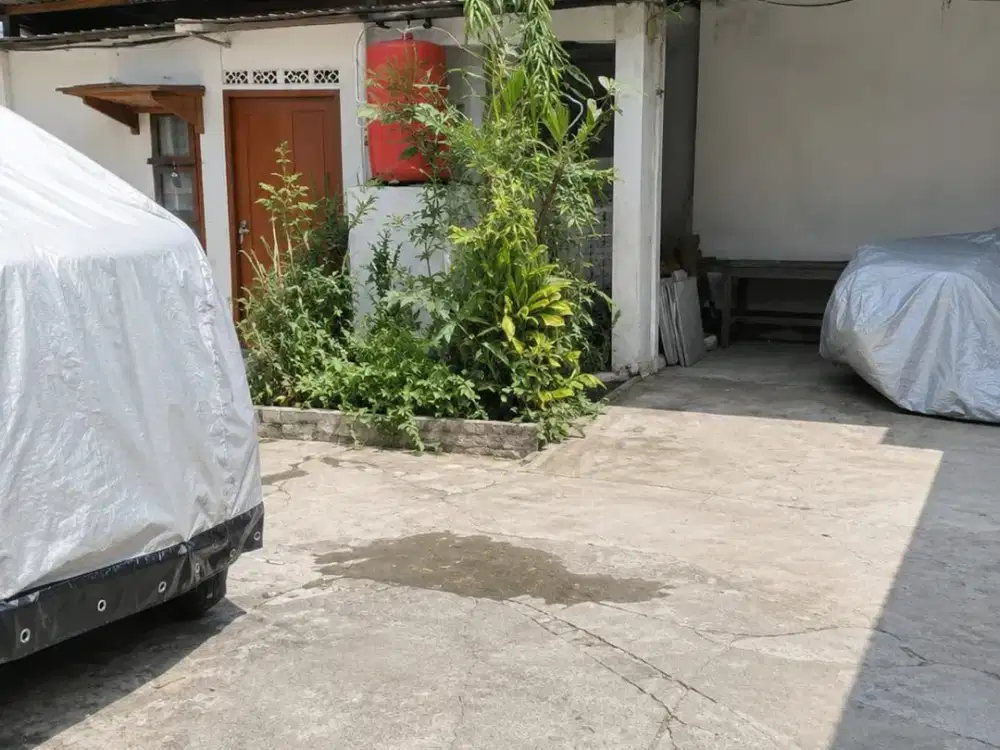 Termurah rumah tua di Grogol Petamburan cocok untuk bangun kos2an